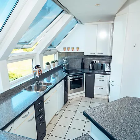 Moderne 3-zimmer Naehe Messe *