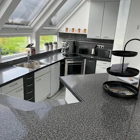 Moderne 3-zimmer Naehe Messe Daire *